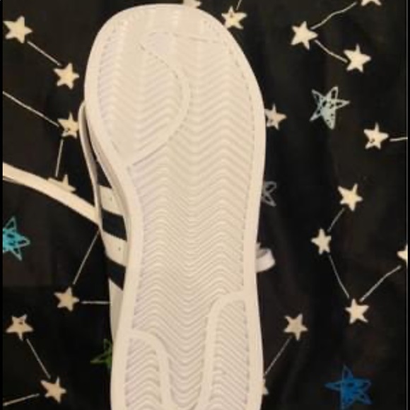 Adidas kids runners - Picture 2 of 3